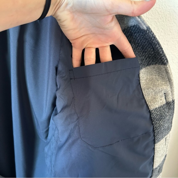 Banana Republic Men’s Medium Flannel Navy Outdoorsman Lightweight Shacket Jacket - Picture 6 of 12